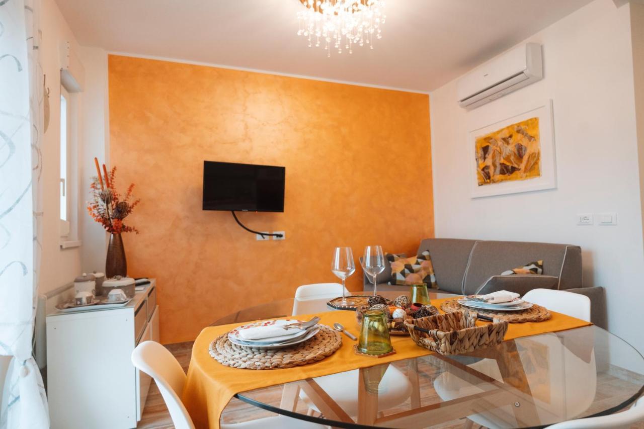 San Giusto Elegante Bilocale Con Balcone E Vista Apartment ตรีเอสเต ภายนอก รูปภาพ