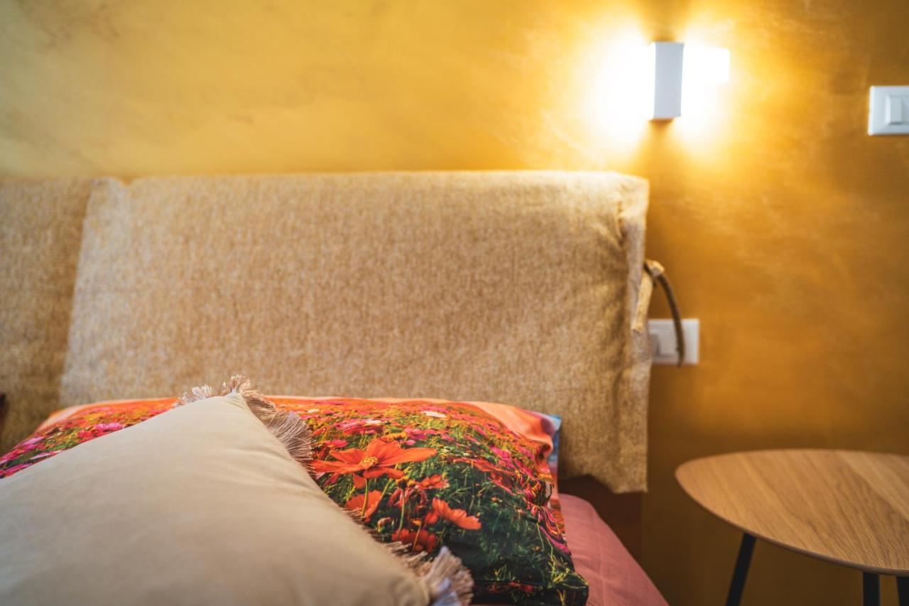 San Giusto Elegante Bilocale Con Balcone E Vista Apartment ตรีเอสเต ภายนอก รูปภาพ