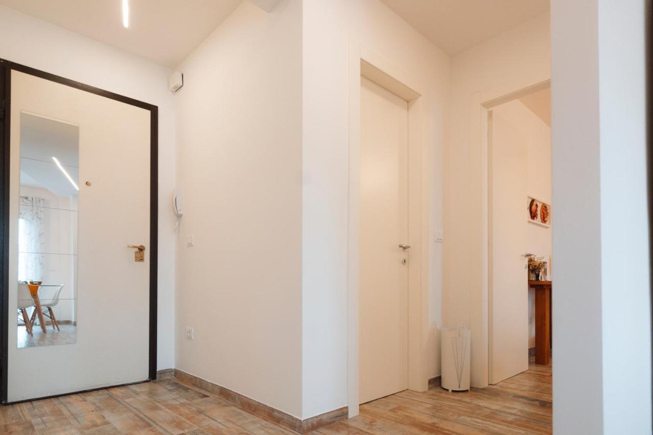 San Giusto Elegante Bilocale Con Balcone E Vista Apartment ตรีเอสเต ภายนอก รูปภาพ
